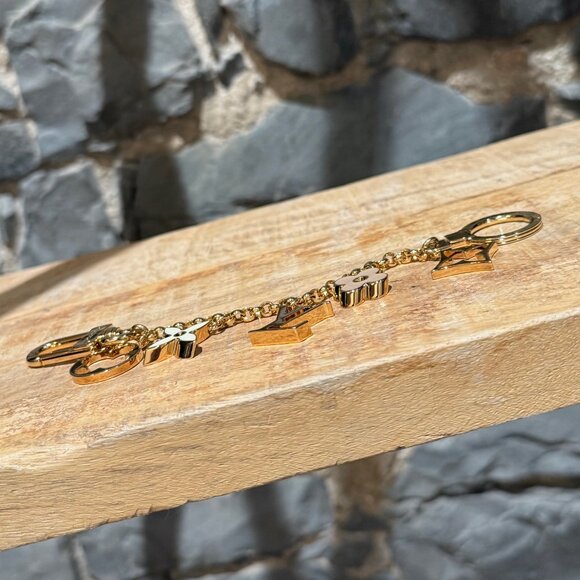 Louis Vuitton Gold Fleur De Monogramme Keychain Bag Charm - Picture 6 of 12